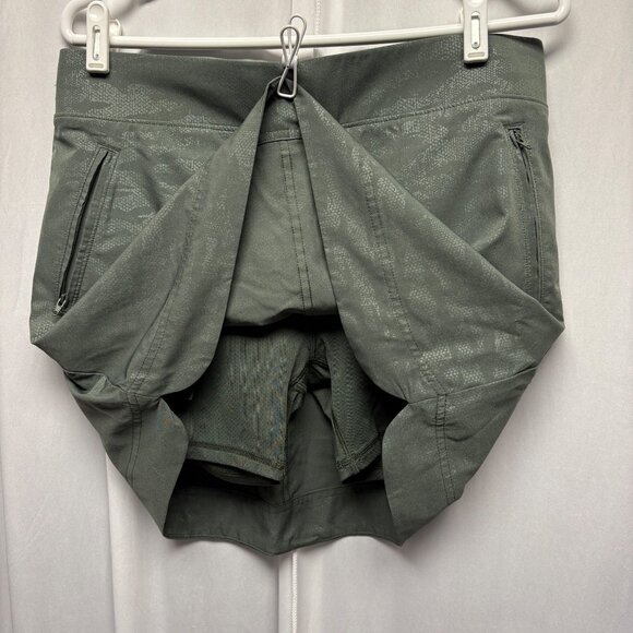 Orvis Green Skort Womens Sz Medium Built-In Shorts Lightweight Comfy Activewear - Picture 3 of 9